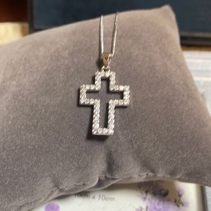 Cubic Zirconia Silver Tone Fashion Necklace. NWT